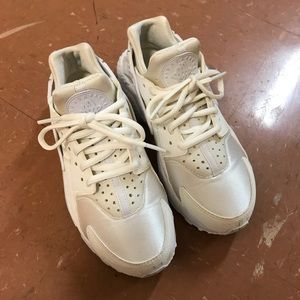 White Nike Air Huarache Sneaker White